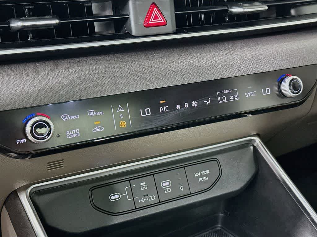 2025 Kia Carnival SX
