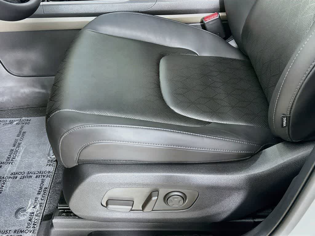 2025 Kia Carnival SX