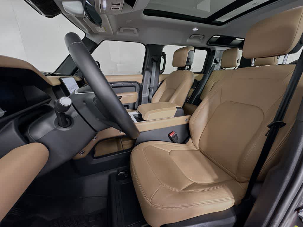 2025 Land Rover Defender X-Dynamic SE
