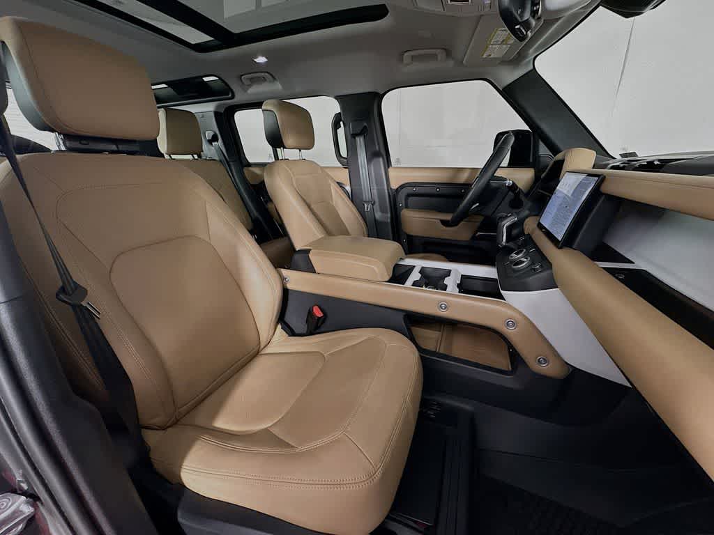 2025 Land Rover Defender X-Dynamic SE