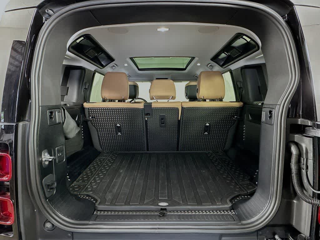 2025 Land Rover Defender X-Dynamic SE