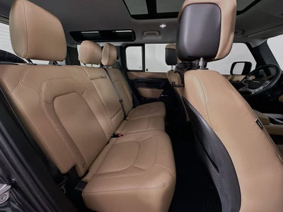 2025 Land Rover Defender X-Dynamic SE