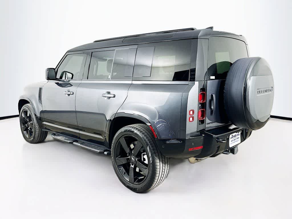 2025 Land Rover Defender X-Dynamic SE