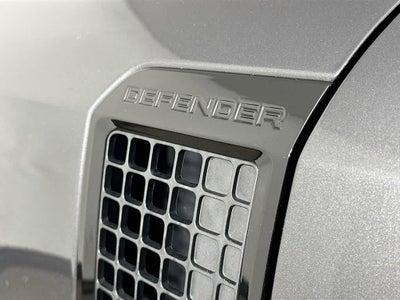 2025 Land Rover Defender X-Dynamic SE