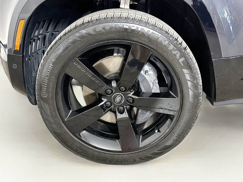 2025 Land Rover Defender X-Dynamic SE