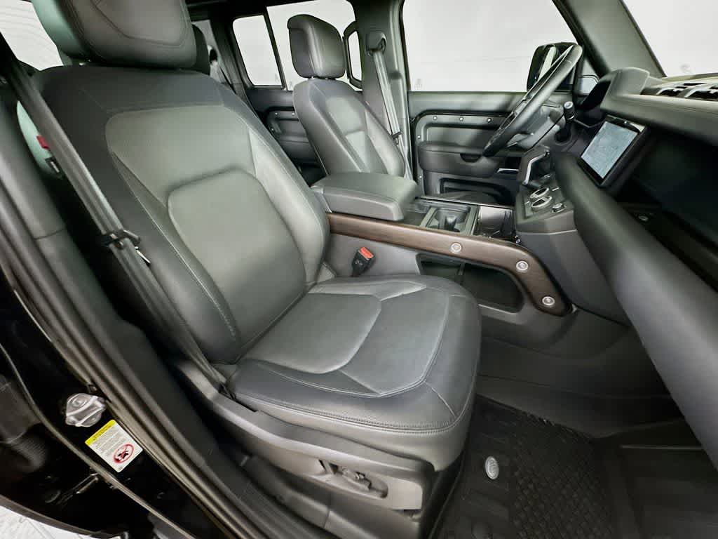 2024 Land Rover Defender X-Dynamic SE