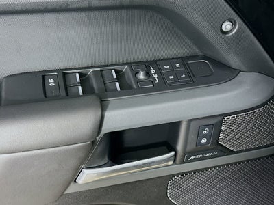 2024 Land Rover Defender X-Dynamic SE