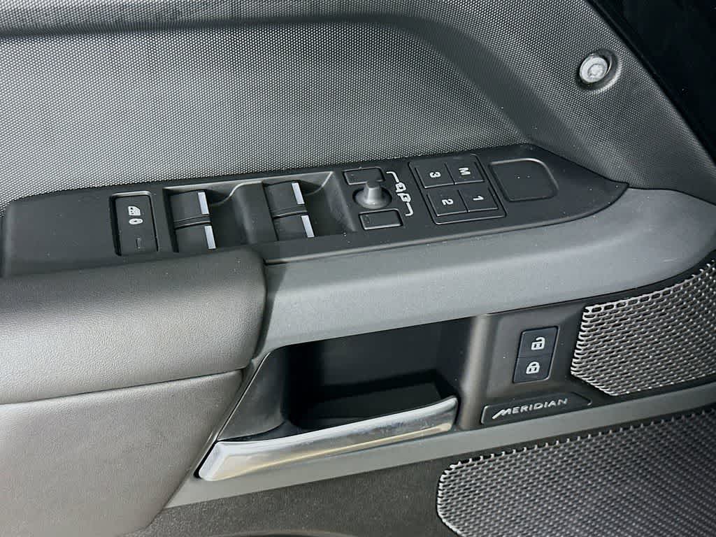 2024 Land Rover Defender X-Dynamic SE
