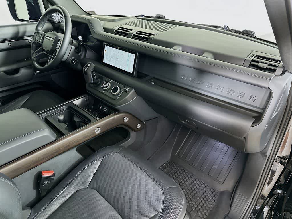 2024 Land Rover Defender X-Dynamic SE
