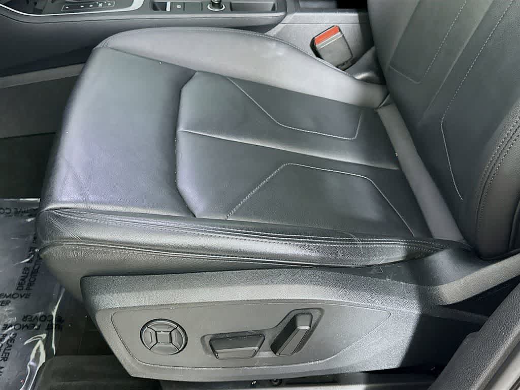 2024 Audi Q3 S line Premium