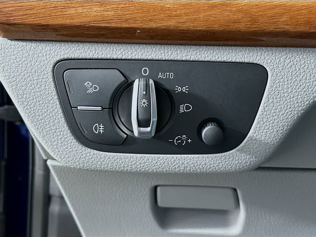 2022 Audi Q5 S line Premium Plus