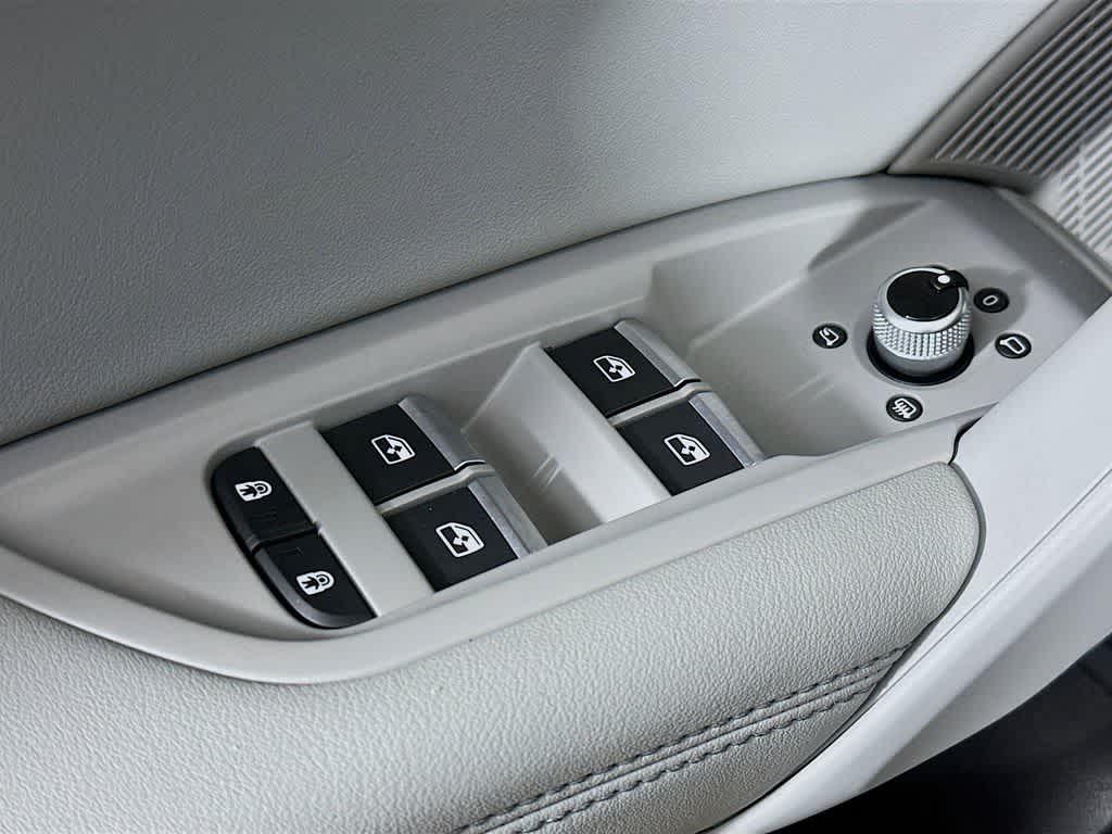 2022 Audi Q5 S line Premium Plus