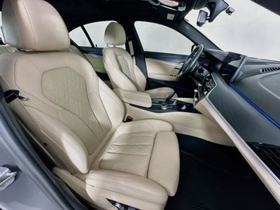2022 BMW 530i 530i