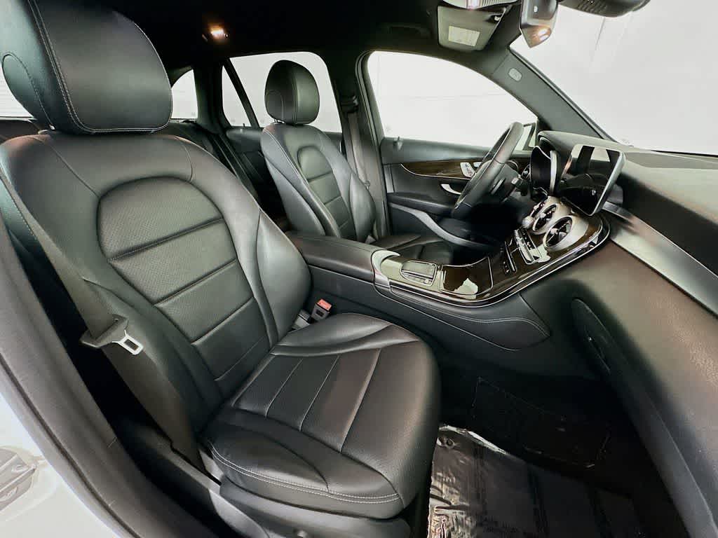 2020 Mercedes-Benz GLC 300 GLC 300