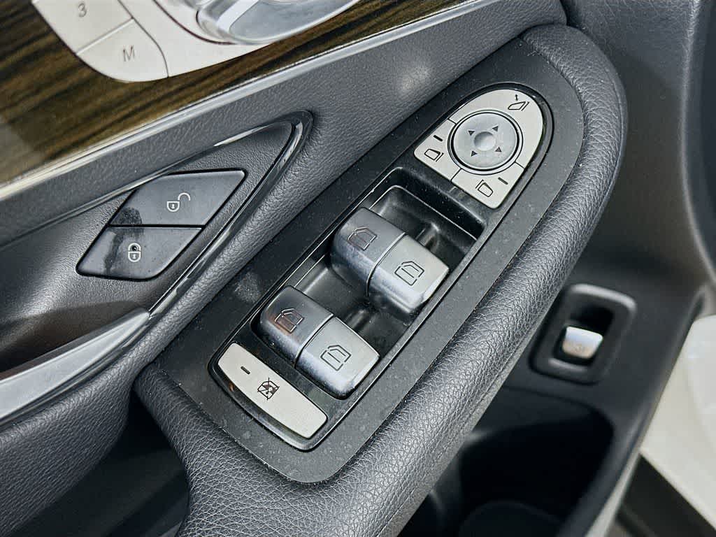 2020 Mercedes-Benz GLC 300 GLC 300