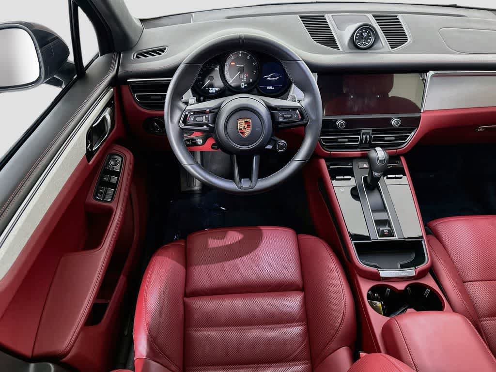2025 Porsche Macan Base