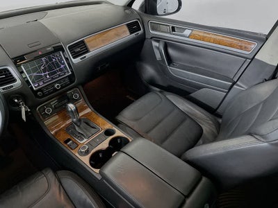 2013 Volkswagen Touareg Lux