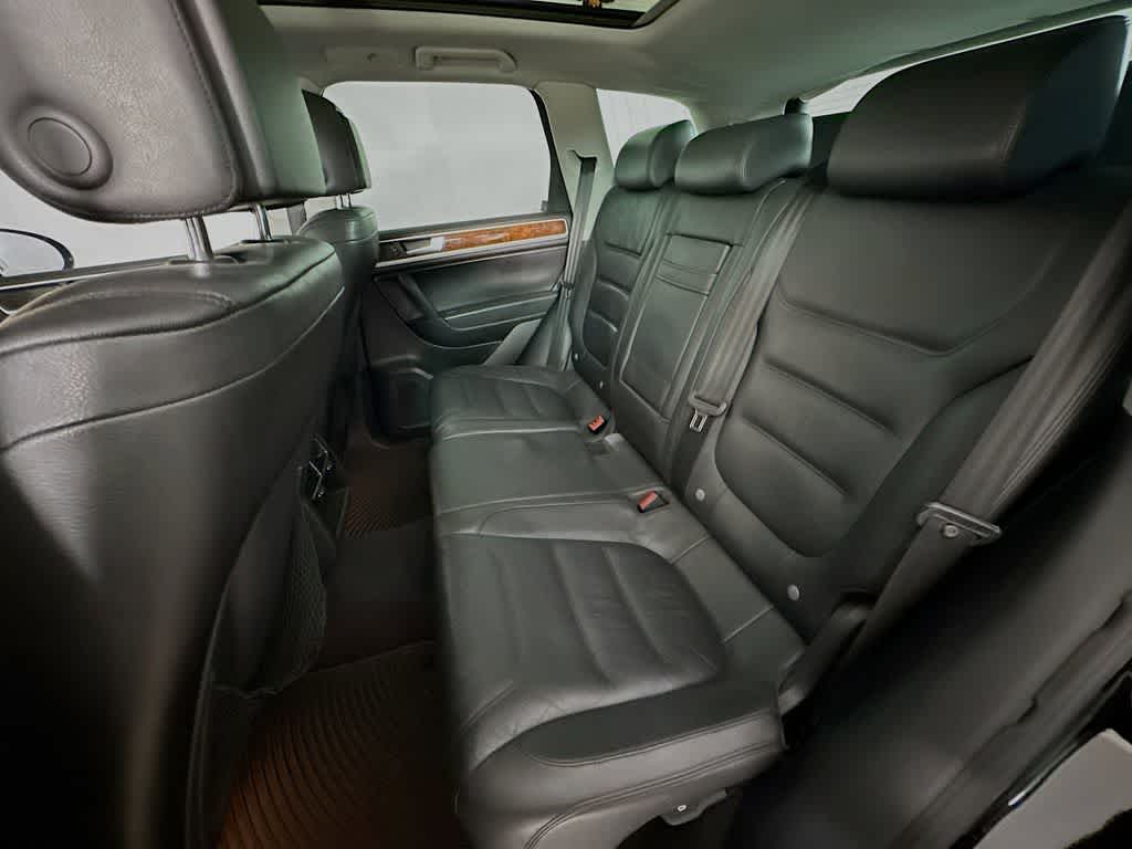 2013 Volkswagen Touareg Lux