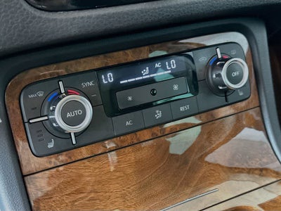 2013 Volkswagen Touareg Lux