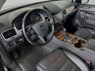 2013 Volkswagen Touareg Lux