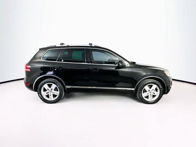 2013 Volkswagen Touareg Lux
