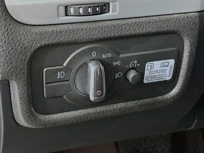 2013 Volkswagen Touareg Lux