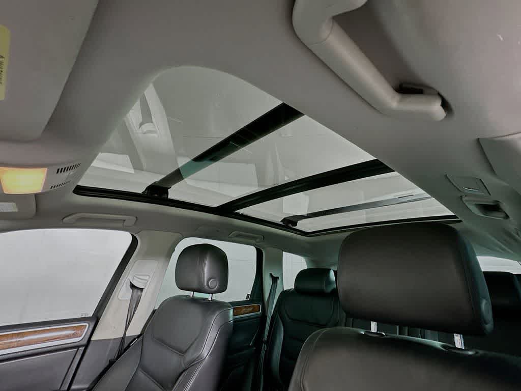 2013 Volkswagen Touareg Lux