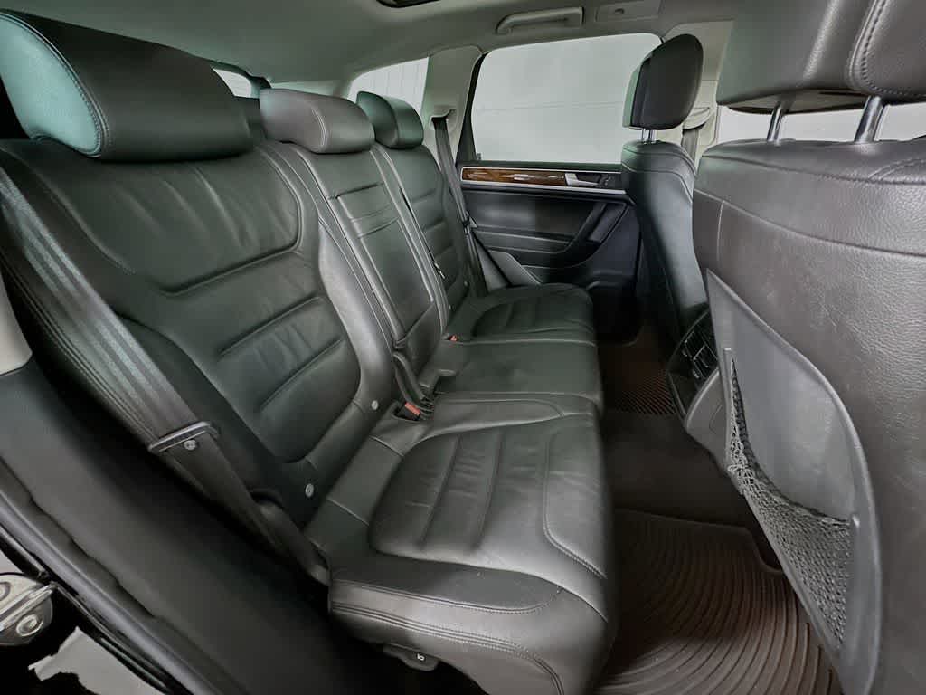 2013 Volkswagen Touareg Lux