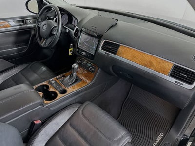 2013 Volkswagen Touareg Lux