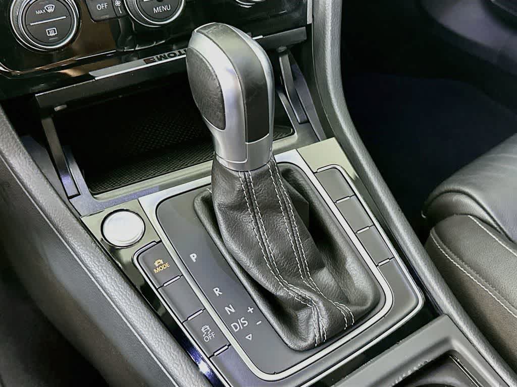 2017 Volkswagen Golf R 4-Door