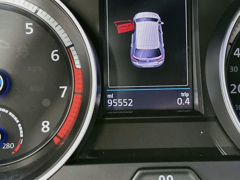 2017 Volkswagen Golf R 4-Door