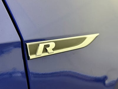 2017 Volkswagen Golf R 4-Door
