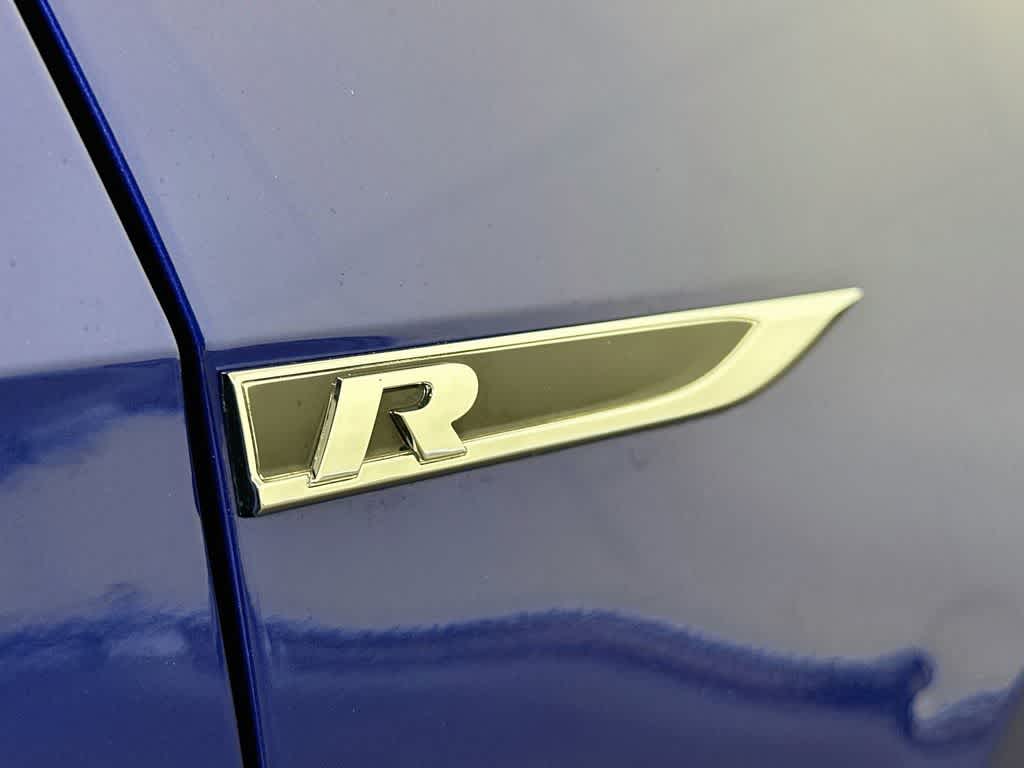 2017 Volkswagen Golf R 4-Door