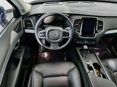 2022 Volvo XC90 Momentum