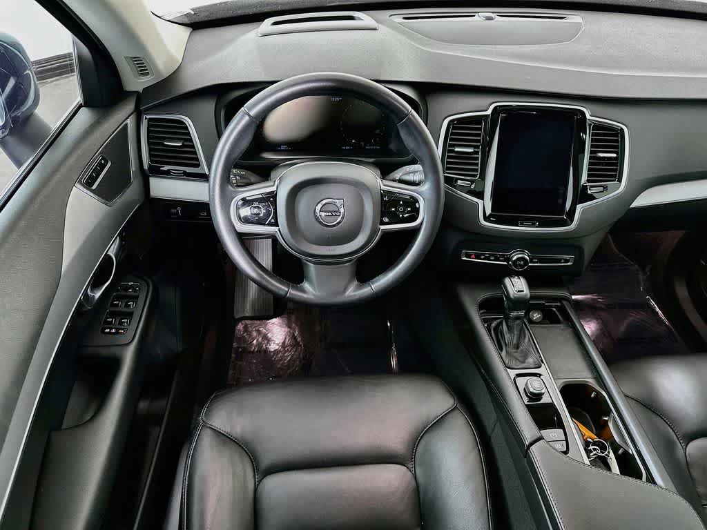 2022 Volvo XC90 Momentum