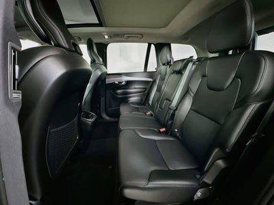 2022 Volvo XC90 Momentum