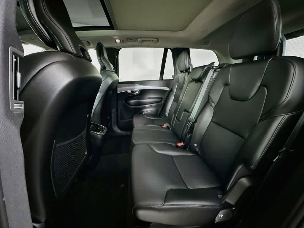 2022 Volvo XC90 Momentum