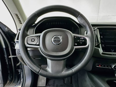 2022 Volvo XC90 Momentum