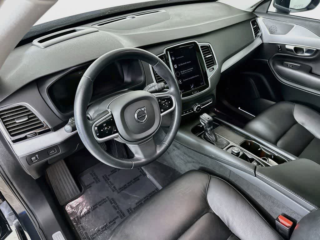2022 Volvo XC90 Momentum