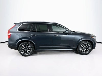 2022 Volvo XC90 Momentum