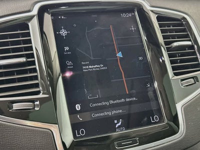 2022 Volvo XC90 Momentum