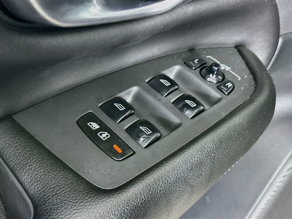 2022 Volvo XC90 Momentum