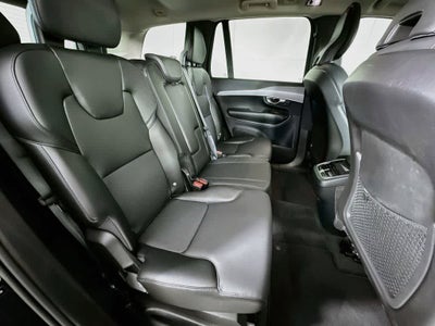 2022 Volvo XC90 Momentum