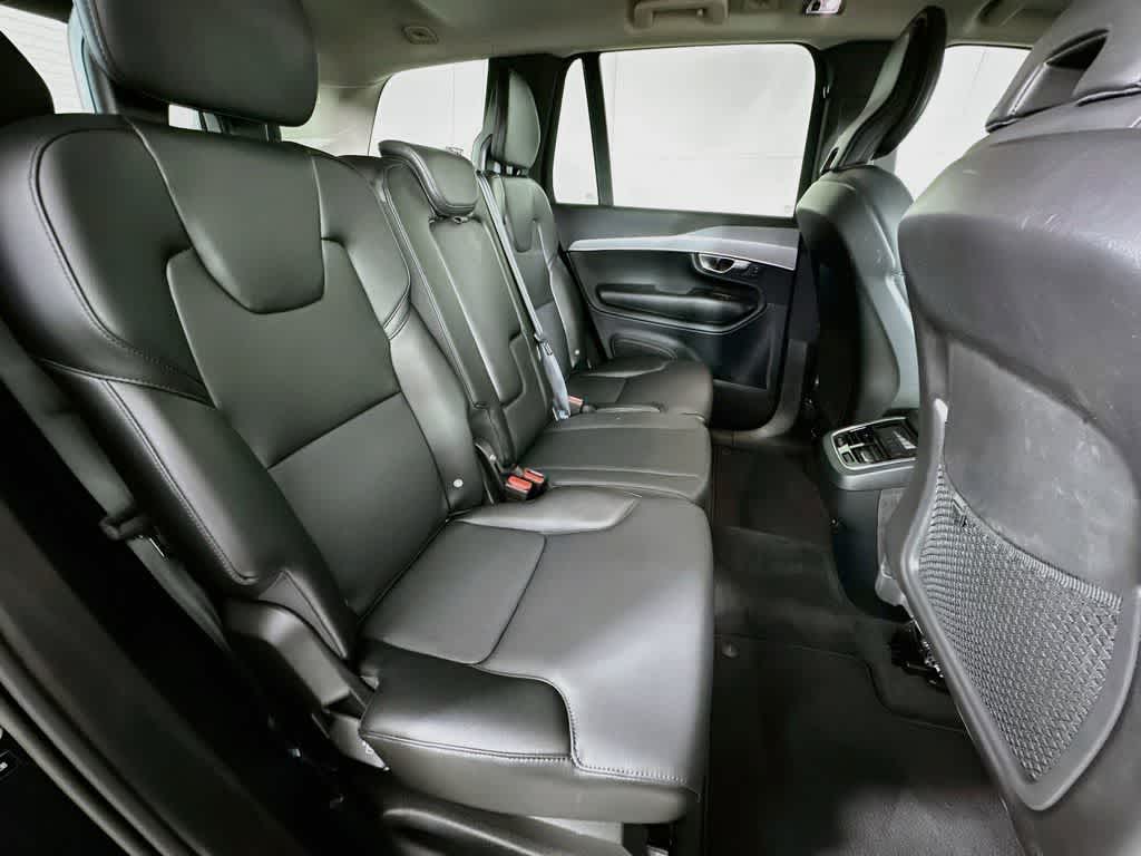 2022 Volvo XC90 Momentum