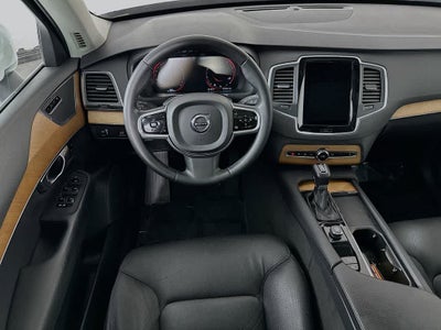 2022 Volvo XC90 Momentum