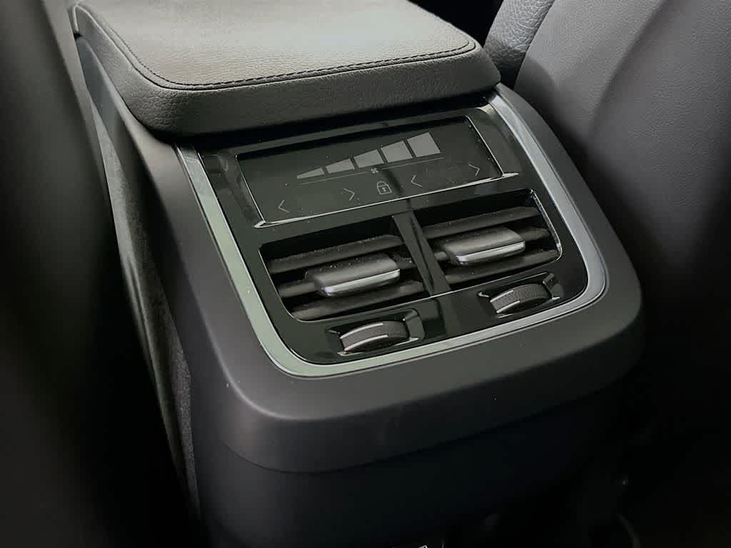 2022 Volvo XC90 Momentum