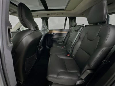 2022 Volvo XC90 Momentum