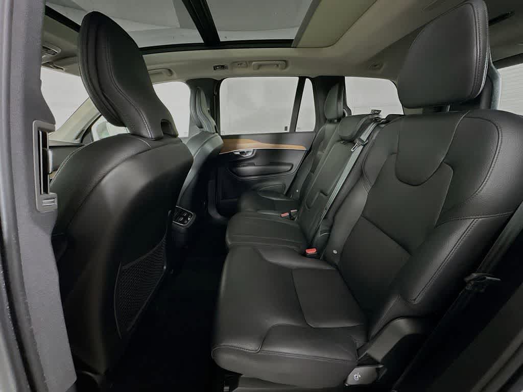 2022 Volvo XC90 Momentum
