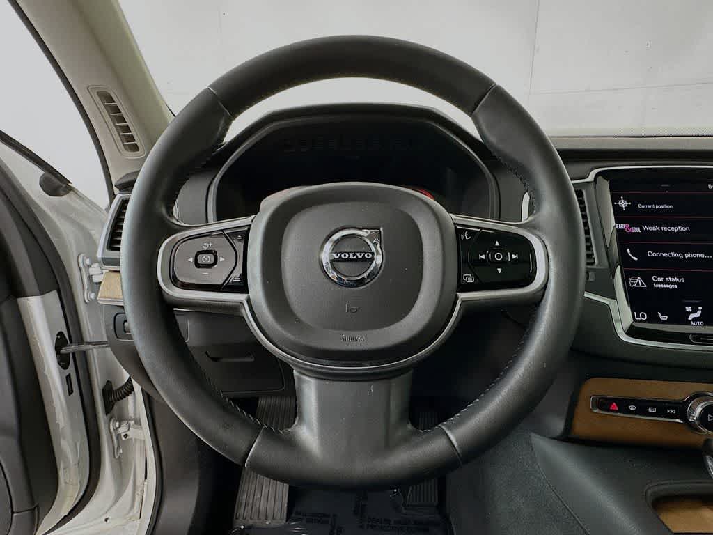 2022 Volvo XC90 Momentum