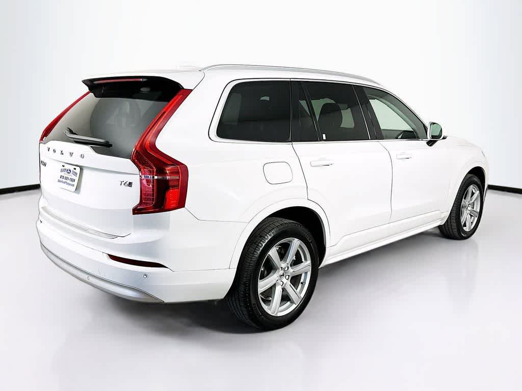 2022 Volvo XC90 Momentum